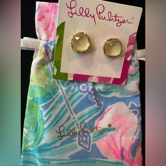 NWT Lilly Pulitzer Stud Earrings -Resort White - Picture 2 of 6